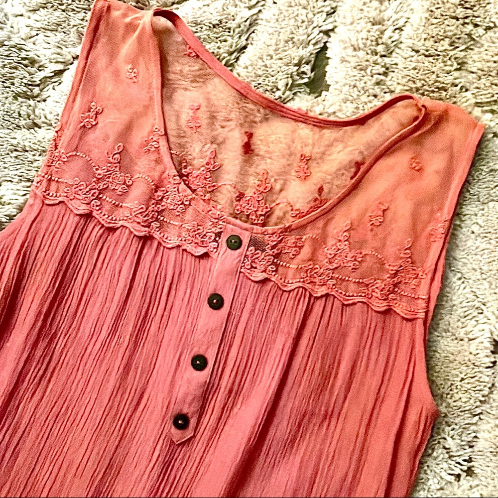 Tank top with lace